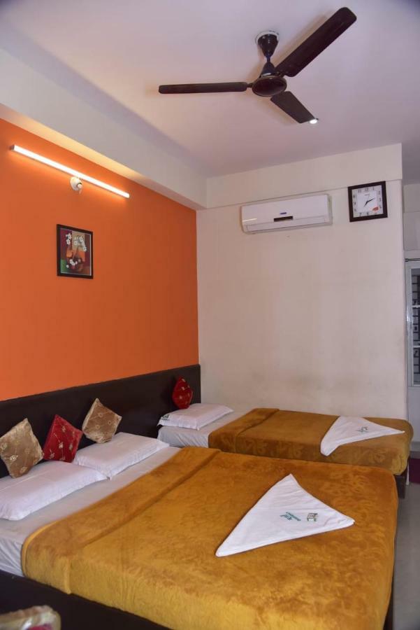 Raj Residency Hotel Májszúr Kültér fotó